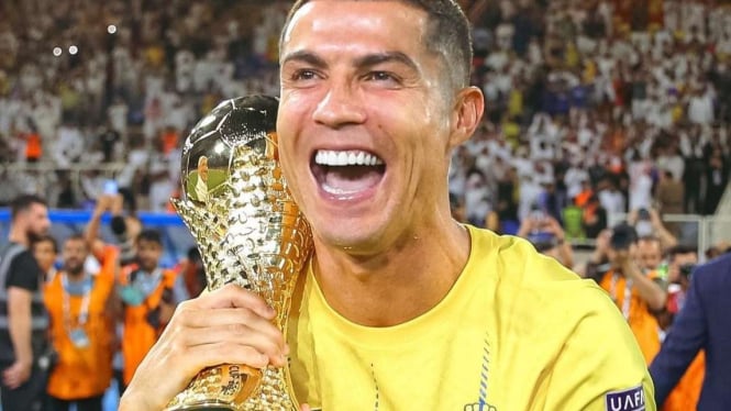 Cristiano Ronaldo juara Arab Club Champions Cup di Al Nassr