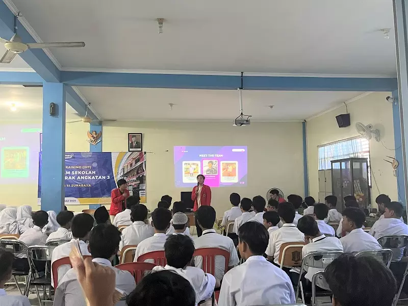 Mahasiswa Untag MBKM Kampus Mengajar SMPN 41 Mengadakan Kelas Belajar E-Sport