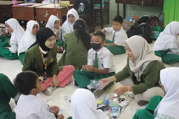 Pengadaan Lokakarya untuk Siswa dan Siswi Sekolah Dasar Al Islah oleh Mahasiswa KKN guna Menciptakan Lingkungan yang Bersih