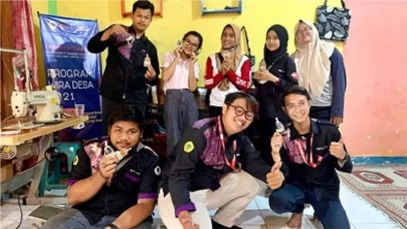 UMKM Desa Plunturan Go Digital Bersama BEM FISIP Untag Surabaya