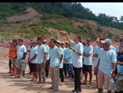 Gerakan kebersihan dan Giopori penanaman pohon (DLH) kabupaten dan pemerintah kecamatan.sukajaya program penanaman (100) pohon