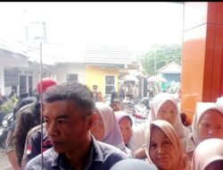 Keluarga Penerima Manfaat (KPM) di Desa Pamijahan, Terima Bantuan ( BLTS)